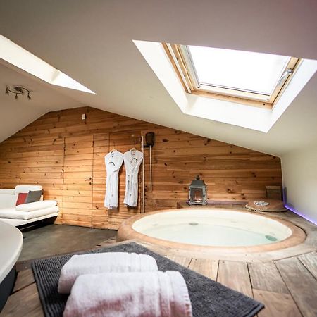 Spontin Le Lov'T - Suite Avec Jacuzzi מראה חיצוני תמונה